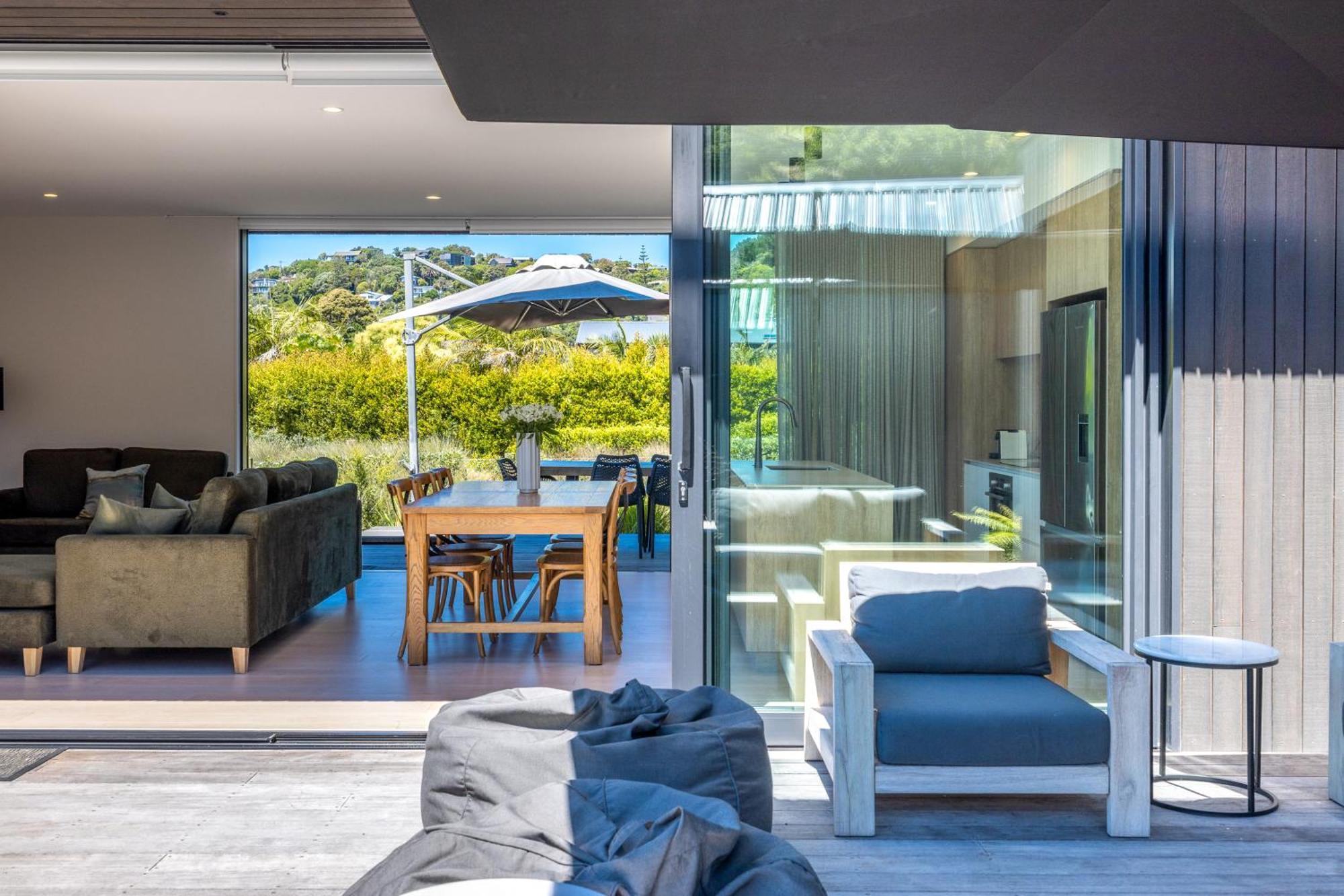 Wavesong Mahe Villa Onetangi ภายนอก รูปภาพ